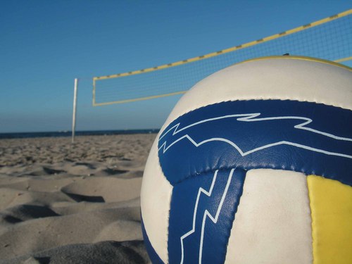 The problems of playing sand volleyball. I follow back! If you have any ideas, DM them to me!