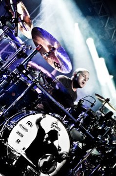 Baterista , filho de Deus e com uma banda abençoado e cheio do Espirito Santo . @oficina_g3       ;