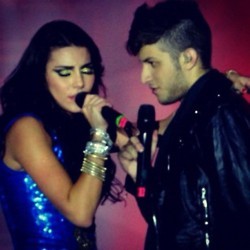 Você é meu presente de Deus, história de amor numa canção, escrevi teu nome junto ao meu, e colei dentro de um coração Chamel! ❤ @melfronckowiak @ChayLeao