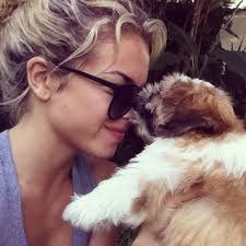 No dia 5 d março d 1987 estava chovendo, mais não era uma chuva qualquer, era uma chuva d anjos, pois nasceu um anjo chamada @Lua_Blanco Te Amo!