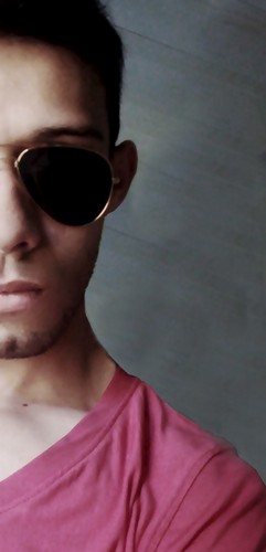 Vivo a Vida No Ponto Certo,sou Estudante do Curso de Educação Física__UERN, Evangélico e Gosto de Música, adoro minha família amigos e  Adorar a um DEUS VIVO.