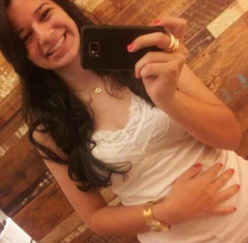 Sou como você me vê.
 Posso ser leve como uma brisa ou forte como uma ventania,
 Depende de quando e como você me vê passar. Clarice Lispector