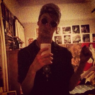 xLolaLovellx's profile picture. trying to maintain a lifestyle that i simply cant afford.