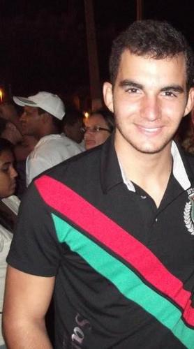 Corinthiano Roxo,Virginiano,Tentativa frustada de modelo,Estudante 2º Período de Edificações do IFPB,Especialista na arte de não fazer nada.