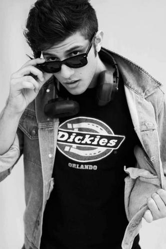 Não importa a distancia mas sim o amor que eu sinto por voce @ChayLeao e por todos os RebeldeS
Ofi: @_Pedro_Cassiano  @DebomVero @Ray_Carvalho_  @ClaudiaVReal
