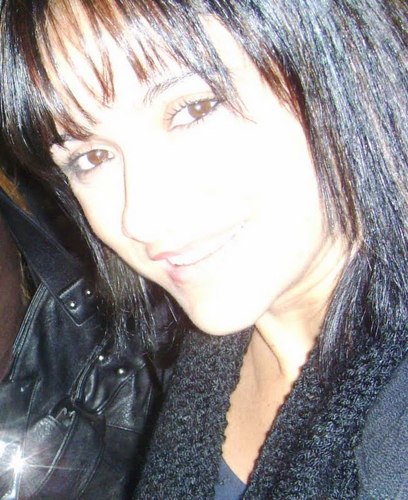 Venha a mim com corpo, alma, vísceras, tripas e falta de ar.Não me dou pela metade, não sou meio amiga... Ou sou tudo ou sou nada.....