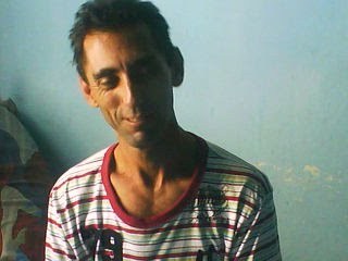 falar sobre mim nao e facil,fica apenas registrado que sou uma pedra no caminho do meu proprio ego.