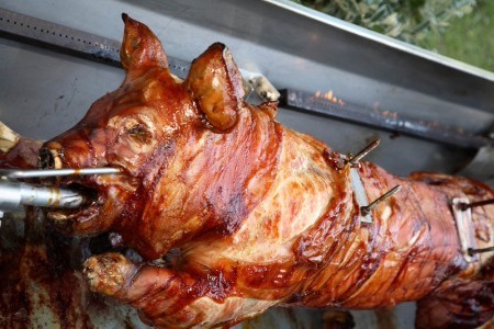 Hog Roasting at it's best! Caterers, we can provide buffets, hog or lamb roasts or a full sit down meal for corporate events, weddings, parties etc