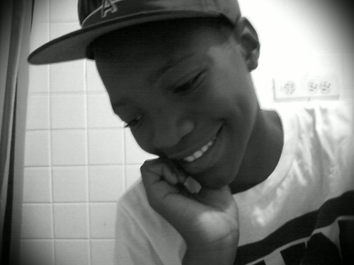 Follow me and i'll follow back :D
YᵒᵘOᶰˡʸLᶤᵛᵉOᶰᶜᵉ