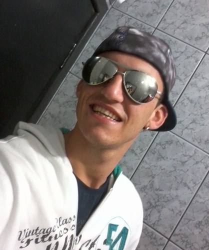 Sou o que Você não é mane.Por onde eu passo eu marco presença,eu deixo a minha pega,não acredita pergunta pra tua irma.