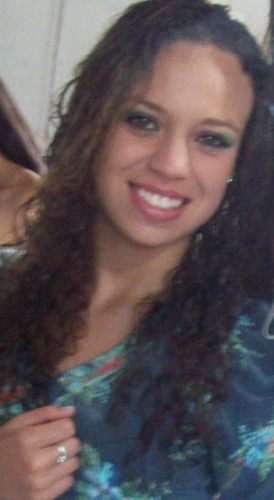 Eu assim:muito loka,chataas vezes mas ,se precisar!!TO AKI!!!