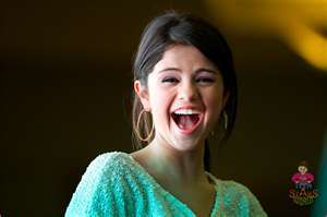 i'm still alive as long as i love Justin Bieber. And go follow @swagyeahbieber and @progomezzy :) ask for a follow back!