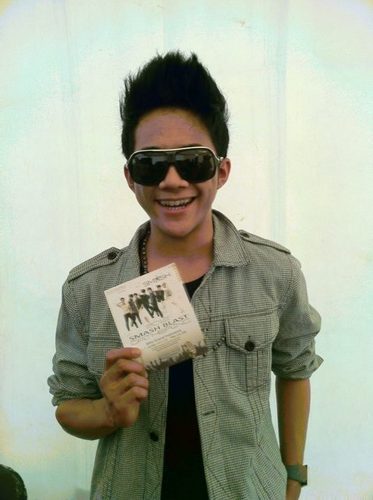 ■@ifeyblink ε˘180612`)■
ini dia si Mr.retweet ! ■ SIMPLE! ga pake basa-basi langsung mention aja ■ Iam parody @dickymprasetyo ■