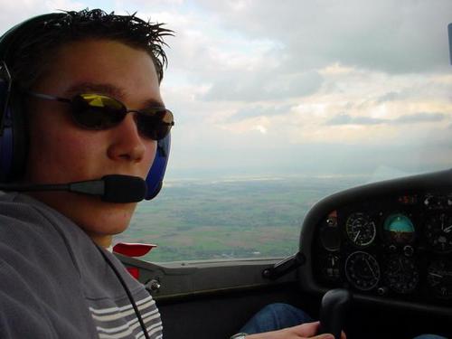 Pilote de ligne chez Air France 
Visit my blog : http://t.co/fAZLIBXjrk 
Add me on Facebook : http://t.co/EmWHyPX1CI