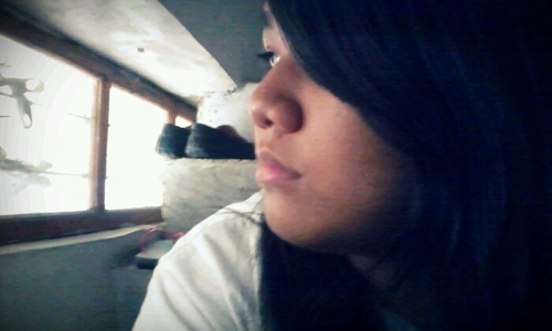 Im weird,fun and innocent. If you follow me I'll follow you :D