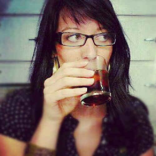 La_ibs's profile picture. I love life, music and vermouth. I have the honour to go through life with the best partner ever, my beloved chelo, 'the one and only' ... La Lola.