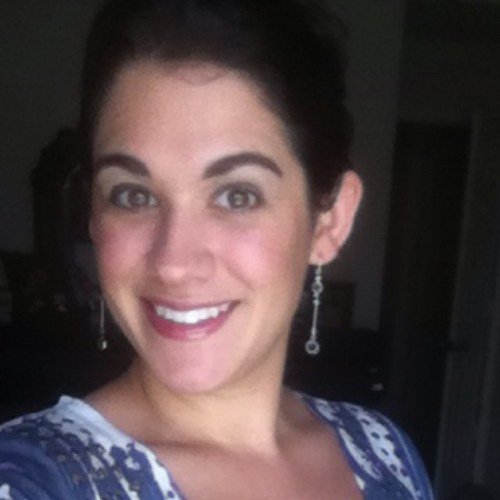 ninakay19's profile picture.