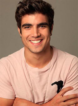 Caio Castro? Tu gosta ? então segue !  :D Aliás quem não gosta do Caio ? u.u Ele é simpático,meigo,fofo.. e como não podemos esquecer L-I-N-D-O da mãe *-*