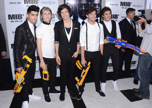 Hey Im Brookee. I love ONE DIRECTION #YOLO! Ily Zayn Liam Niall Louis and last but not least Harry!! follow meee plz #ZAP