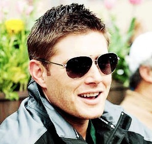 ✡ (Since: 24/01/10).Fã Clube @Jarpad & Jensen. Hey, assbut, follow me! † Hunting things, saving people, the family business. † (@DaniiMeyer)