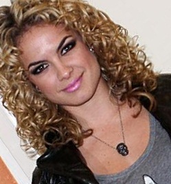 TWITTER FEITO PARA SEGUIR T-O-D-O-S QUE SEGUIREM A @EternityAguiar , ENTÃO METE FOLLOW LÁ ! ;D