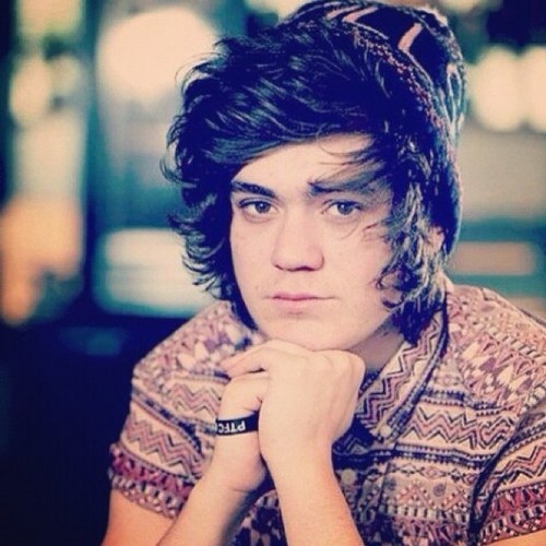 frankie 'fucking loves the people who support him' so follow me if your a 'supporter who frankie fucking loves' :-)