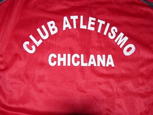 Club fundado en 1989, compuesto por casi un centenar de atletas y una prometedora Escuela de Atletismo. EQUIPO VANESSA CALZADOS