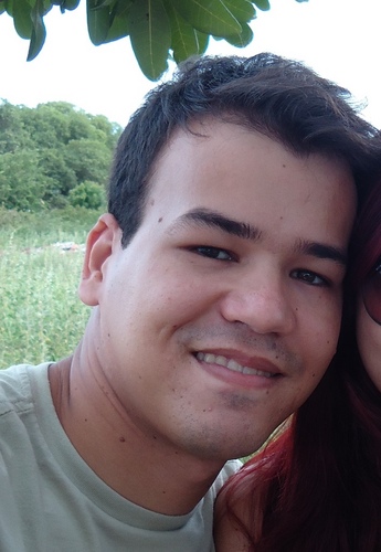 Lamartine Lincoln Neves Daniel, Paraibano, graduando em Engenharia Mecânica pela UFPB, e tenho uma ótima vida social =)