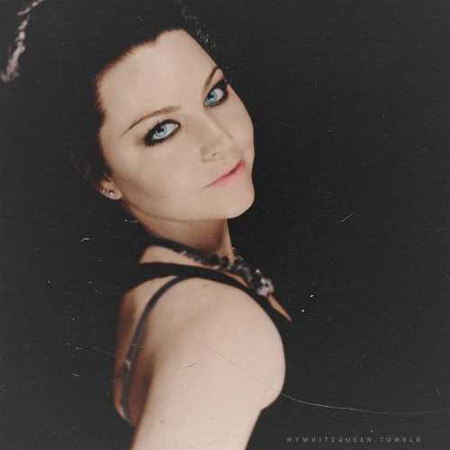 AmyLeeFanClub's profile picture. Hi, I'm a Spanish fan of Evanescence, I would like to share with you my fanaticism, One kiss 3