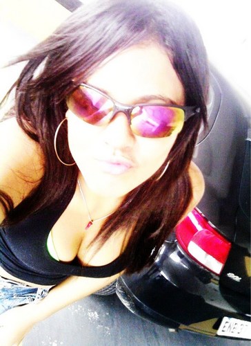 Tourina , 17 anos , Amiga , Carinhosa,  Conselheira ,Fiel , Parceira  && Que adora ser feeeeeliz ! & mt mais ,,, $$

NASCER VIVER E NO SANTOS MORRER ♥