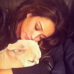 HyunSu23's profile picture. soy multifacética nunca me conocerán realmente soy una especie de Alfie femenina ok no pero sigo una regla básica no llevar mujeres o hombres a mi casa XD