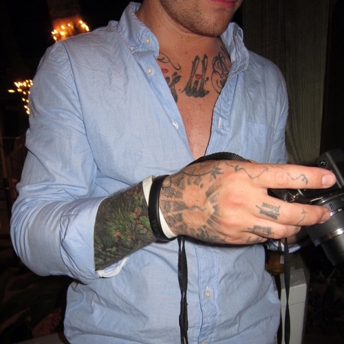 MAYB_TMRW's profile picture. We get it... You needed it yesterday. 
Screen printing quality in quantity.