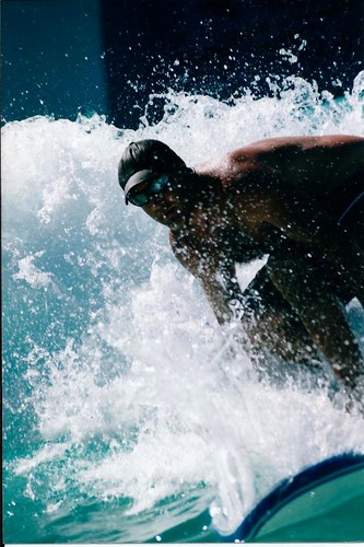 Loves: wife and kiddies, surfing, good food & red wine