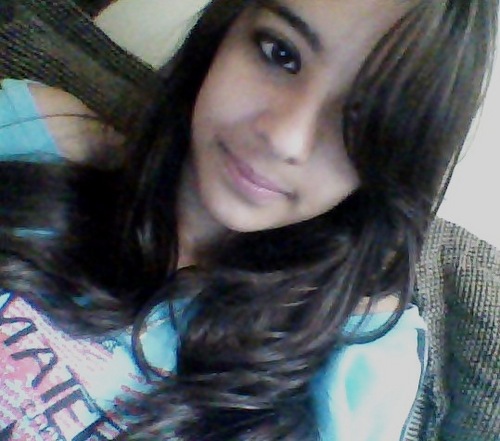 “Aviso: Pessoa chata, descontrolada, sentimental, estressada, ciumenta e dramatica.” Não se aproxime de mim.  #MSN: bia--rosales2011@hotmail.com