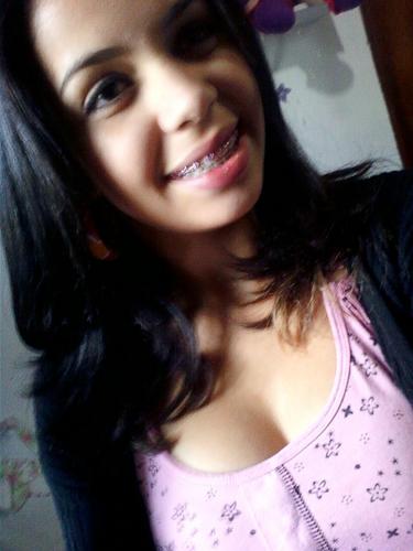 # Boooα Perguntα {?}
αqélα q sorri qdo estα triste,
αqélα qê tem poucos αmigos de verdαde, mαs todos qê tem pode confiαr;
qr conhecer ? αD² Seguee ae ú.ú
