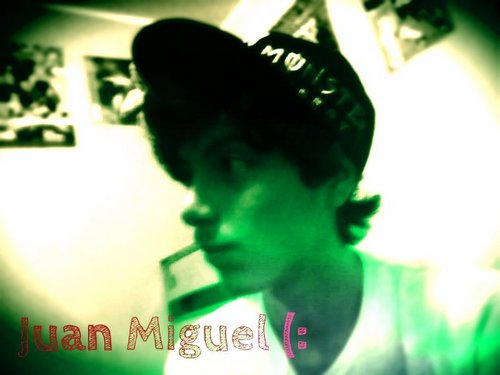 Soy Juan Miguel y estoy aburridoo .. asi que hice esto :$ .....me gusta la musica :) ♪♫ y no ce que hacer asi que si me puedes desaburrir HASLO!! :D