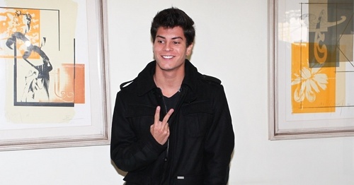 Estou aqui apenas pelas minhas 6 razoes, que amo incondicionalmente, RebeldeS  o motivo do meu sorriso ♥