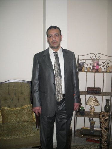 ‏محمود الخورة مسلم عربي لا أنتمي لأي حزبيات