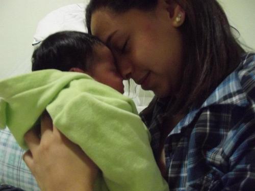 - Ser feliz, não ér ter uma vida perfeita.Ser feliz ér reconhecer que vale a pena viver, apesar de todos os desafios, perdas e frustrações.