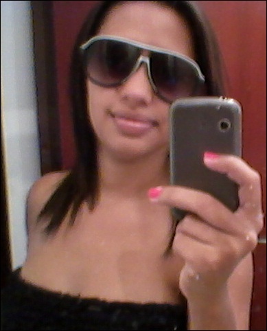 Namorada do #CleberTeixeiraRibeiro .   Qual sorriso da minha coleção devo usar hoje ? (: