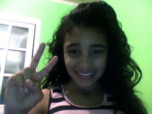 EU: Sou gaúcha, Grêmista, muito feliz,muito alegre, estou sempre rindo,  sou de escorpião, tenho 14 aninhos é sou feia :p .  http://t.co/MfAQ9cb8SI