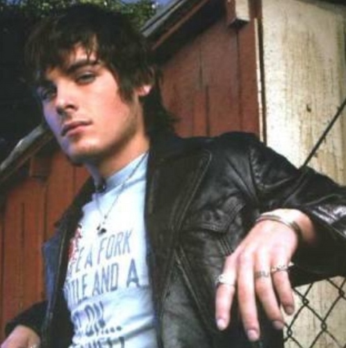 Makahfidget's profile picture. Hi there, I'm Erik and shit has been getting weirder every passing day. {{Currently rogue}}