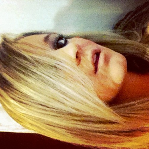 Twitter criado com o intuito de postar algumas frases legais da @isabelaafreitas =) Primeiro tt de frases dela!