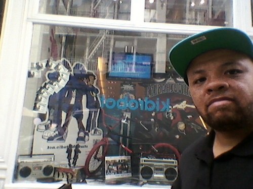 Quanzillions's profile picture. been very busy still getting busy ,bzzzzzzzzz like buzz the Bee i keep it buzzin cousin