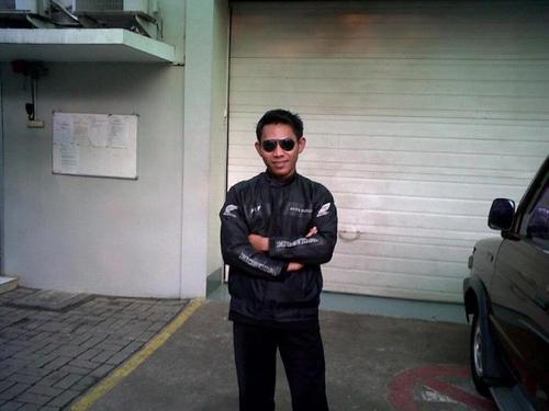 riyadi_ceble's profile picture. aku hnya manusia biasa yg tak bisa apa.
aku hnya bisa mencoba dan terus berusaha....