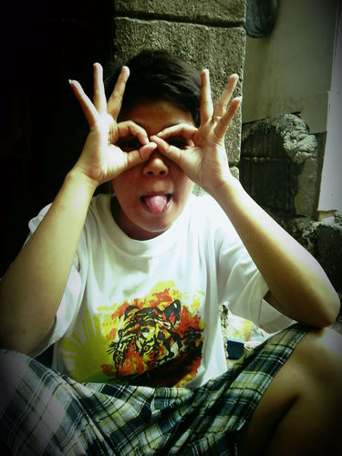 Thony018's profile picture. 