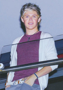 hey guys! im Niall from onedirection ,im 18, and feeling lucky. Follow me , I follow back :)