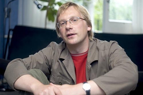 PR engineer who likes marketing communications, classic cars, beer, electromusic and literature