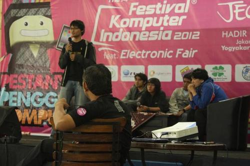 Forum komunikasi para komunitas komik maupun komik yang ada di daerah Jogja | fb : forum komik jogja | email : forumkomikjogja@gmail.com