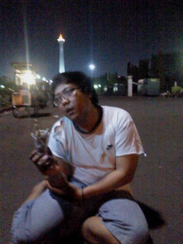 Semakin berisi semakin menunduk